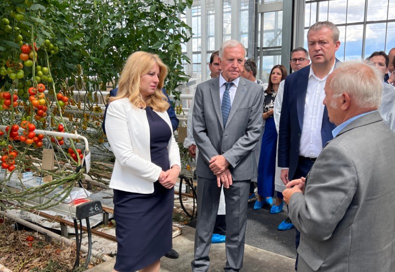 Prezidentka Zuzana Čaputová navštívila aj náš skleník 