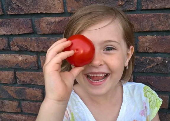 Ako naučiť deti jesť paradajky?
